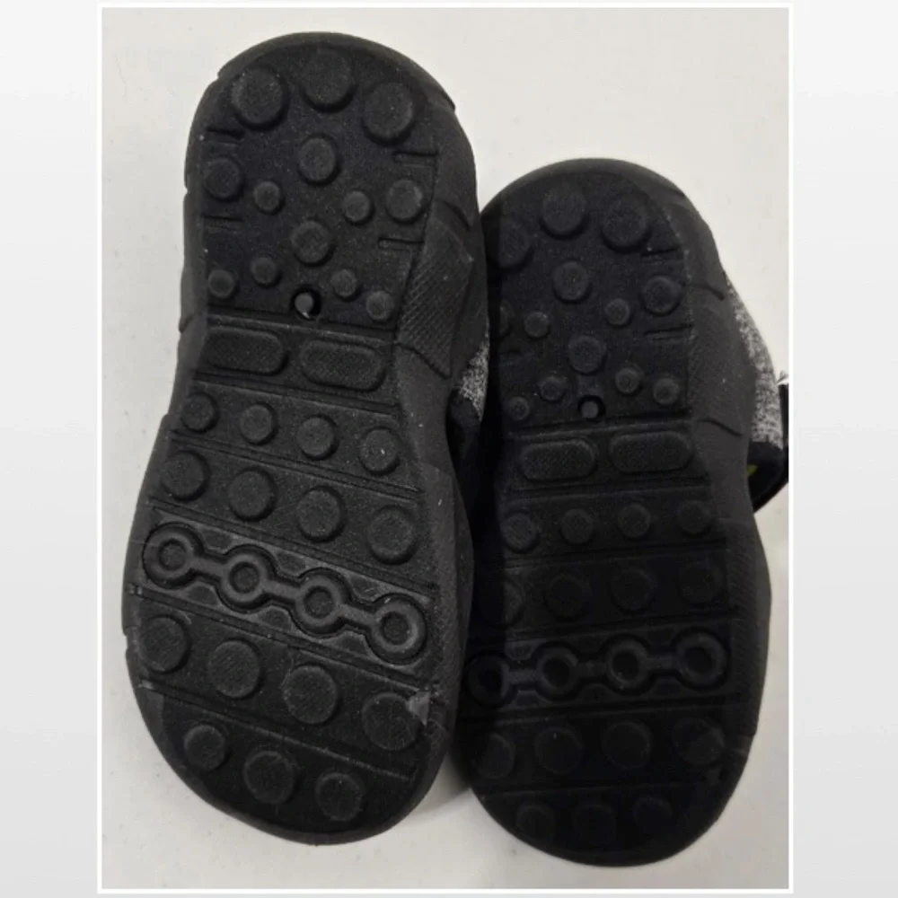 New Wave Zone Shoes Boys Size 7 Toddlers Kids Grey Yellow Fisherman NWT